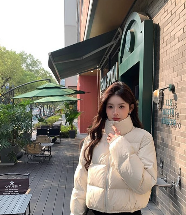  겨울의 필수 아우터! 크롭 길이감으로 트렌디한 여자 웰론 숏 여성 패딩 자켓 코디 추천