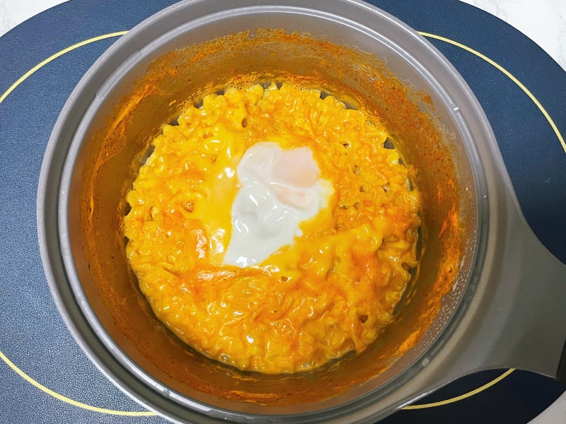 우유로 까르보나라 불닭볶음면 만들기 :) 초간단 혼밥 레시피 ㅣ 불닭볶음면 맛있게 먹는 법 ....