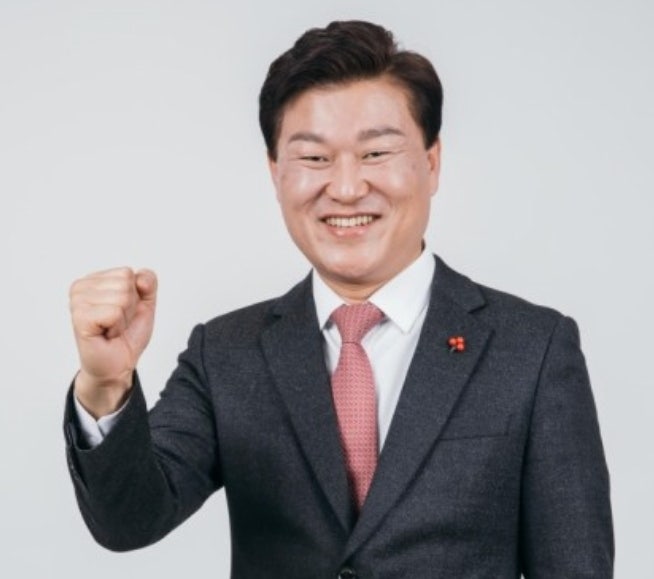 폭로해 '윤핵관' 이철규의원한테 고소당한 신용한은 누구?