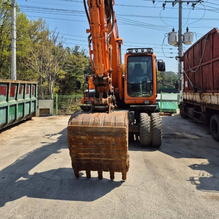 두산 DX140W 2014년식 5600만원 판매합니다. 두산 DX140W 2014년식 5600만원 판매합니다.
