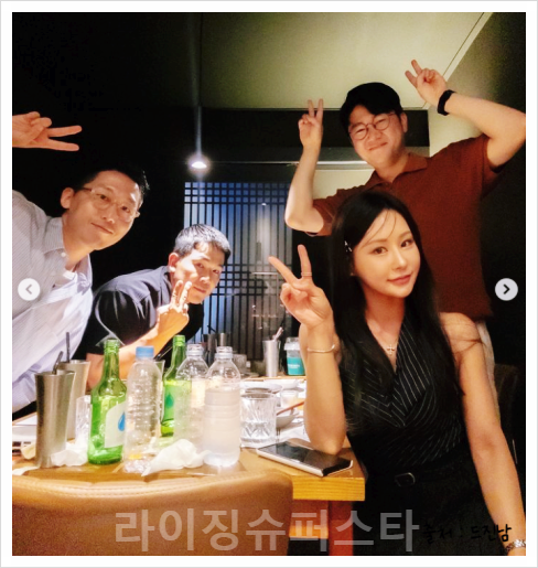  나솔사계 19기 영숙 21기 영수 나는솔로 현커 최커 목격담 맞팔 커플 근황 라방 데이트 인스타 커뮤니티 출연진 결말 호감