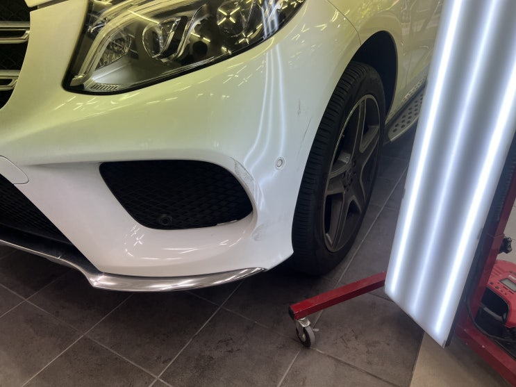  벤츠GLE350d 앞범퍼 덴트복원 보험수리