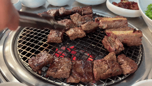  서울대입구 고기집 홍기와타운 행사 역시 힙한 청기와타운