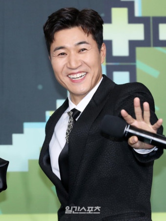 '코요태’<b>김종민</b>, 재산... 떨어져" ('<b>신랑수업</b>') 프로필 나이... 