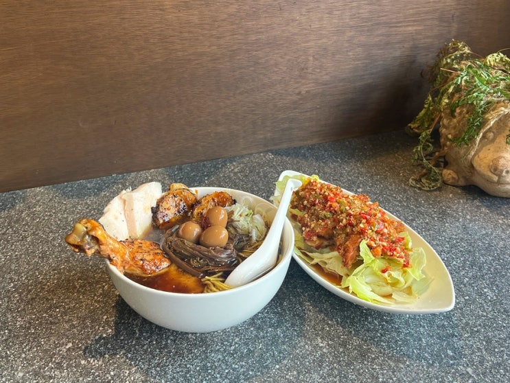  성수역 맛집 토핑 가득한 성수동 라멘 라무라 솔직후기