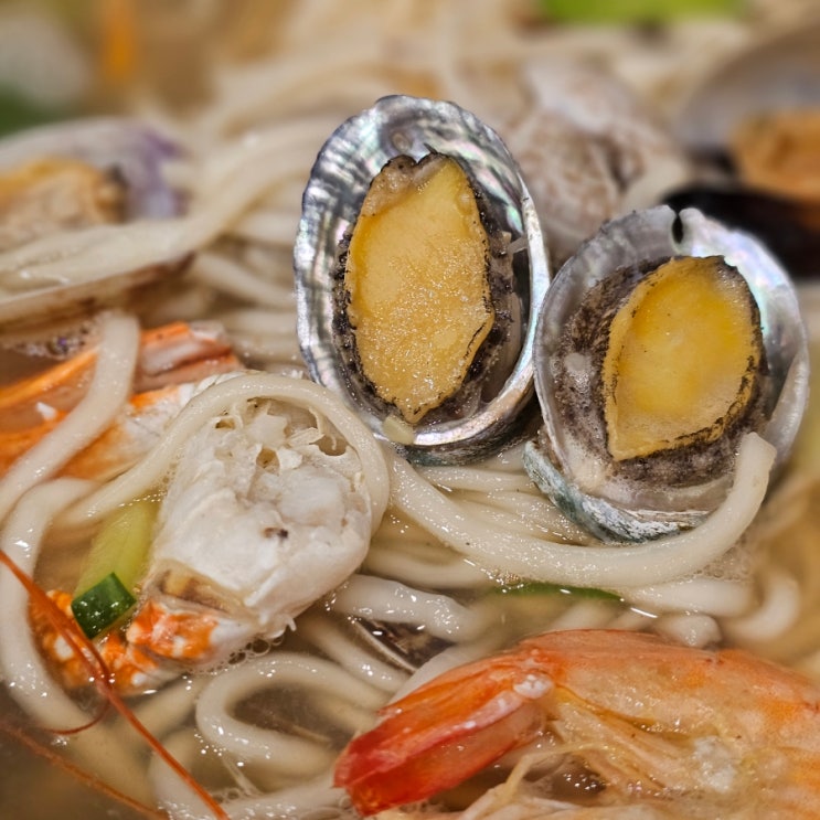 동탄 외삼미동 맛집, "감탄제면소" 에서 즐기는 진한 해물칼국수와 바삭한 해물파전! 동탄 외삼미동 맛집, "감탄제면소" 에서 즐기는 진한 해물칼국수와 바삭한 해물파전!