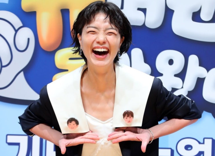 뒤돌아서 씨X 하냐 <b>안영미</b>, 라디오 생방송서 <b>욕설</b> 논란