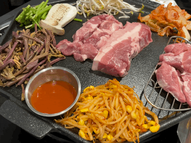  수원 호매실 삼겹살 맛집 '조선부뚜막' 고사리삼겹살 / 미나리삼겹살