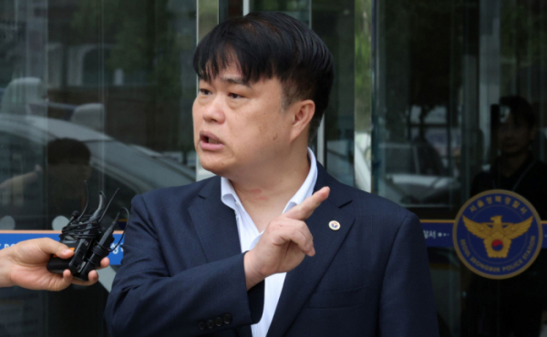임현택 <b>의협 회장</b> 탄핵 기로에... 전공의·의대생 <b>대화</b> 참여... 