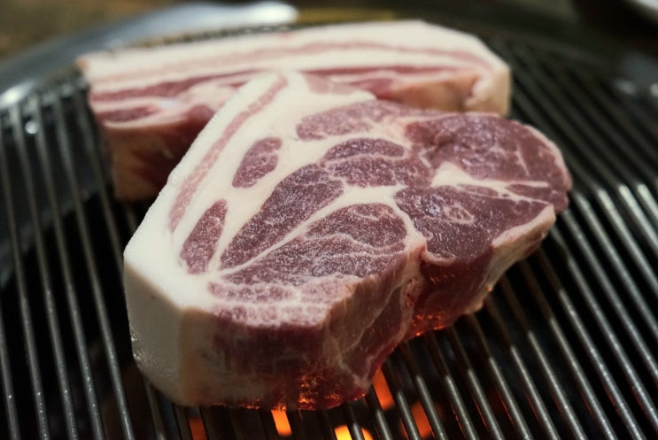  제주 공항근처 맛집 "육계절" 연탄구이 흑돼지근고기 즐기기