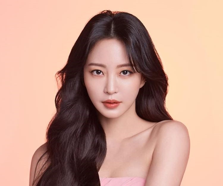 한예슬 남편 류성재 직업 오빠 아버지 어머니 가족 나이 키 혈액형 고향 학력 국적 소속사