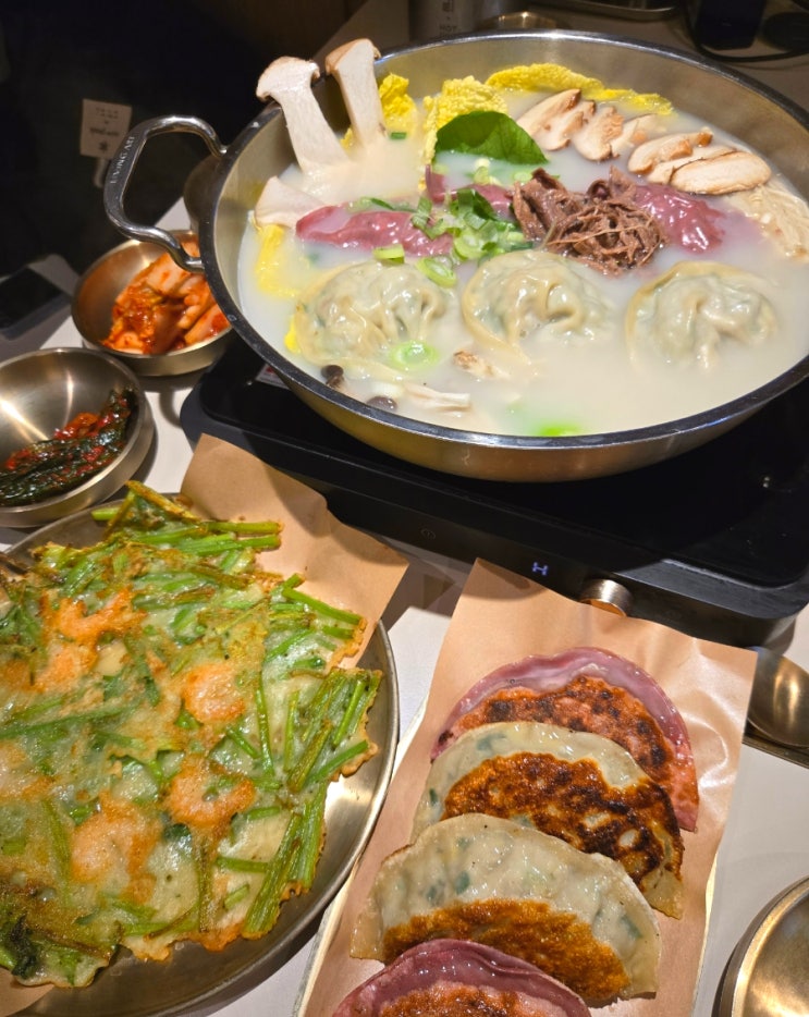  수원 인계동 만두전골 맛집 : 또 가고 싶은 인생만두 정초손만두 후기