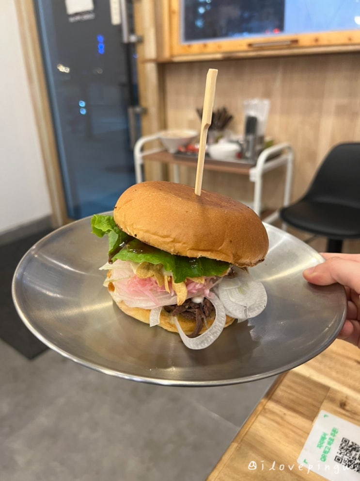  청라 맛집 불고기가 듬뿍 들어간 수제버거 필리버거앤 청라본점