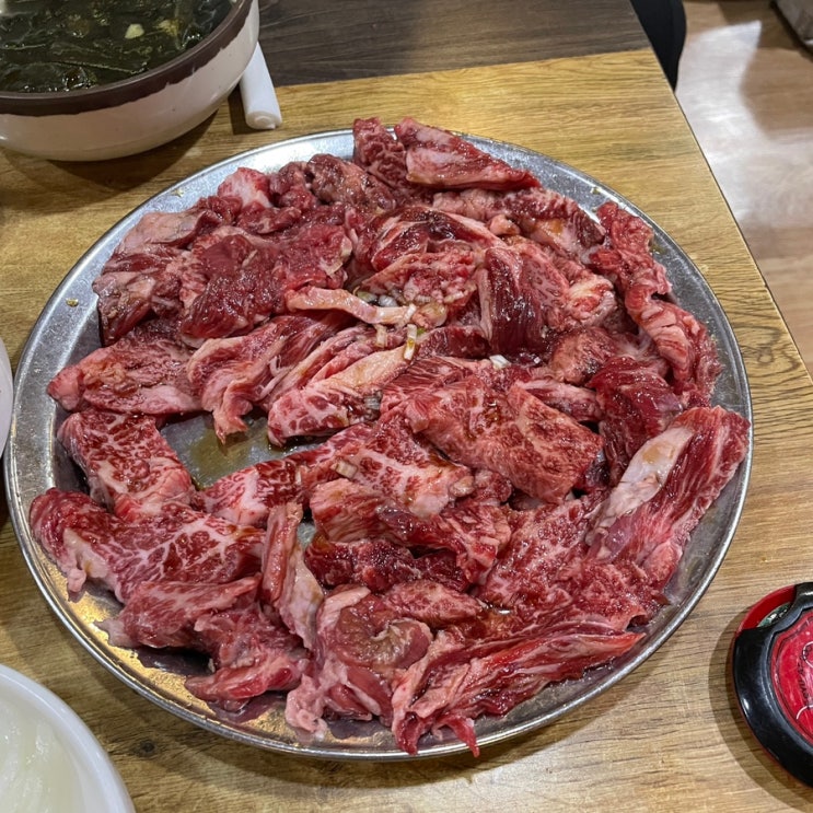  잠실 본점  늘푸른목장 | 비싼 한우 소고기 갈비살, 줄서는 식당에 나온 맛집, 일요일 기준 웨이팅 있음, 친구 찬스로 비싼고기 먹어보기 