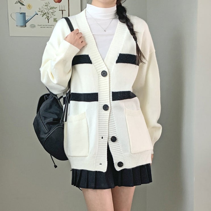  편안함과 스타일을 동시에! 여자 루즈핏 브이넥 포켓 니트 롱 가디건으로 완벽한 데일리룩 만들기