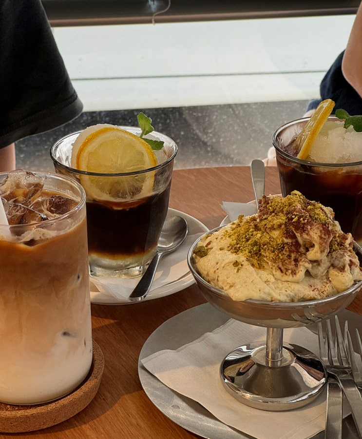  사당역 카페 인더야드 티라미수가 맛있는 방배동 디저트 맛집