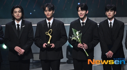 데이식스, 데뷔 9년만 문체부<b>장관 표창</b> 영예 “앞으로도 열심히... 