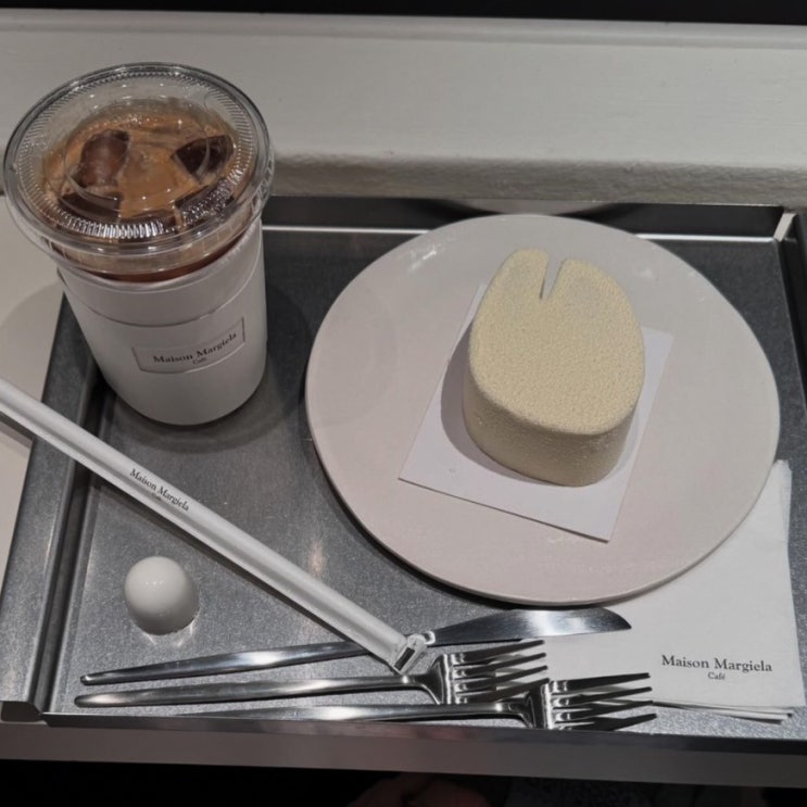  메종마르지엘라 플래그십 부티크 한남동 매장 & 카페 오픈으로 핫플 등극!