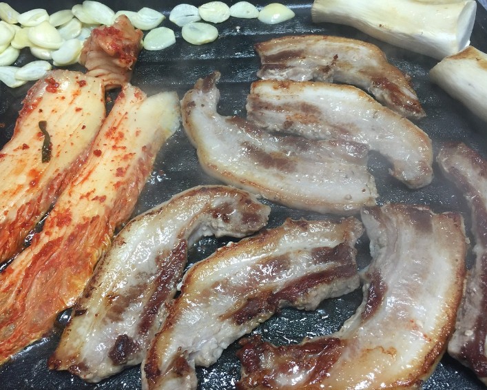  옷에서 나는 고기냄새 제거 방법