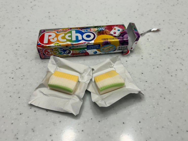  다이소에서 발견한 오늘의 간식 <poccho 푸쵸 스틱 캔디 쥬시미라클> 리뷰