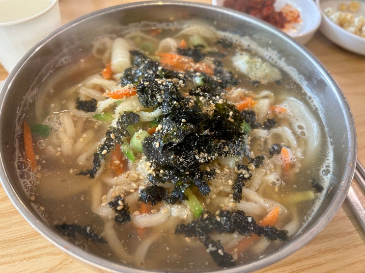  안암오거리 반찬으로 한그릇 뚝딱가능한 제기동 맛집<오성식당> (계절메뉴 칼국수)