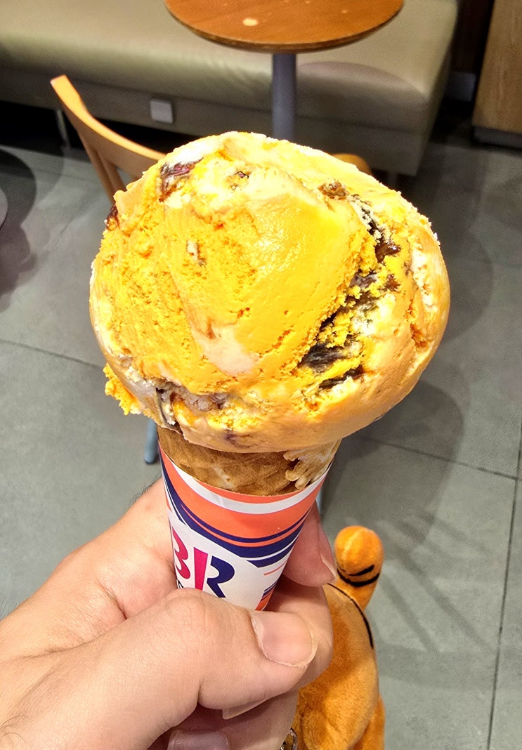  베스킨라빈스 11월 신상 치토스 밀크쉐이크 아이스크림 리뷰