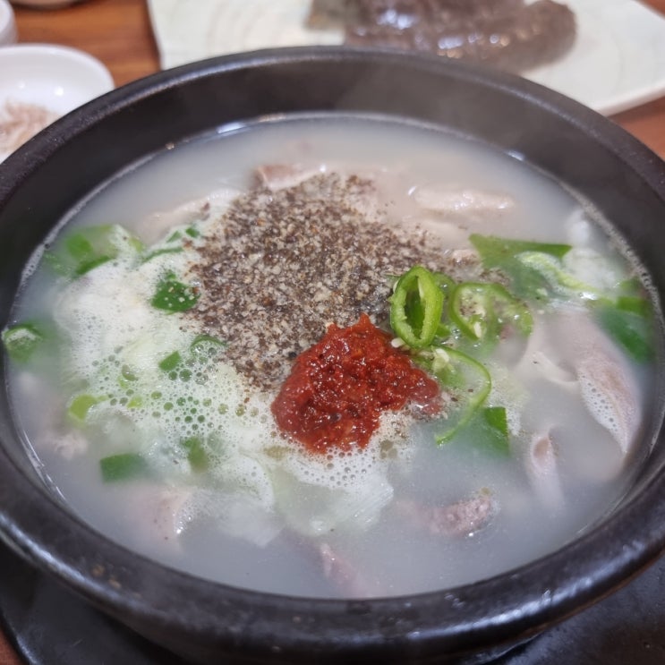 서울 공릉 _ 줄서서 먹는 순대국 집 (무봉리 토종 순대국 공릉역점