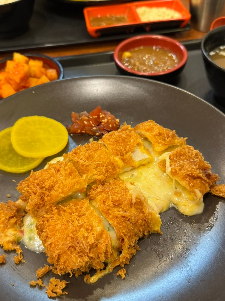 [여의도/모모돈까스] 직접 만든 소스가 맛있는 치즈돈까스 맛집