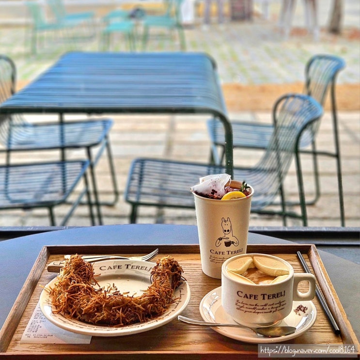  경주 황리단길 카페, 아기랑 조랑말 먹이체험 가능한 프레첼 맛집, 테를지 (TERELJ)