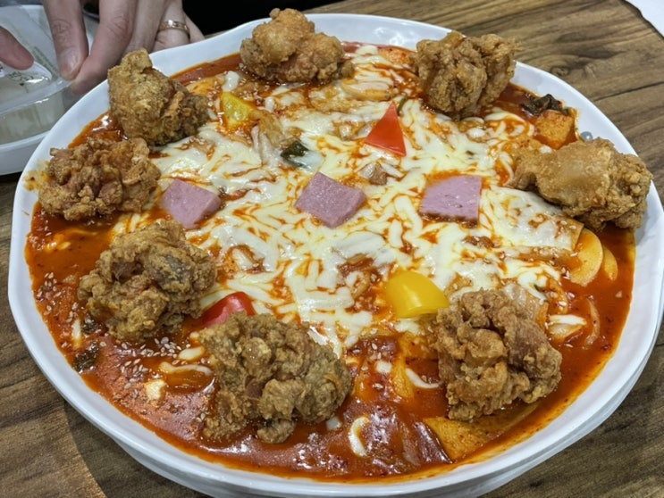  신촌맛집 신촌 떡볶이는 무조건 유자유김치떡볶이 신촌점