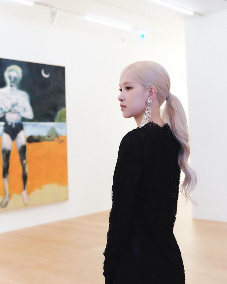  아파트 아파트! 로제와 넘나 잘 어울리는 여자 명품 브랜드 가방으로 입생로랑 YSL LE 37 여성 미니 버킷백 추천
