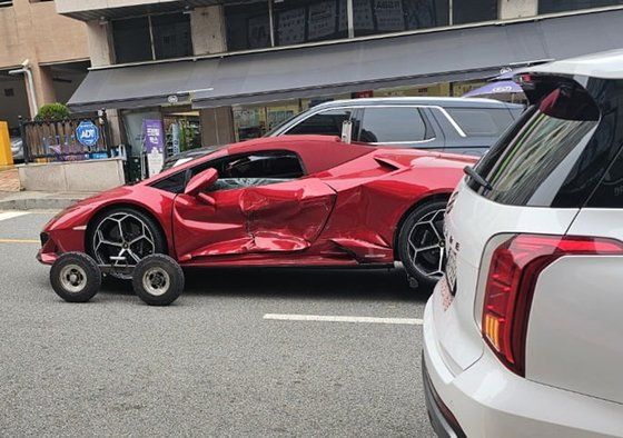 "둘다 보험 가능, 욕설 말아달라"…아반떼에 들이받힌 람보르기니 차주 부탁 "둘다 보험 가능, 욕설 말아달라"…아반떼에 들이받힌 람보르기니 차주 부탁
