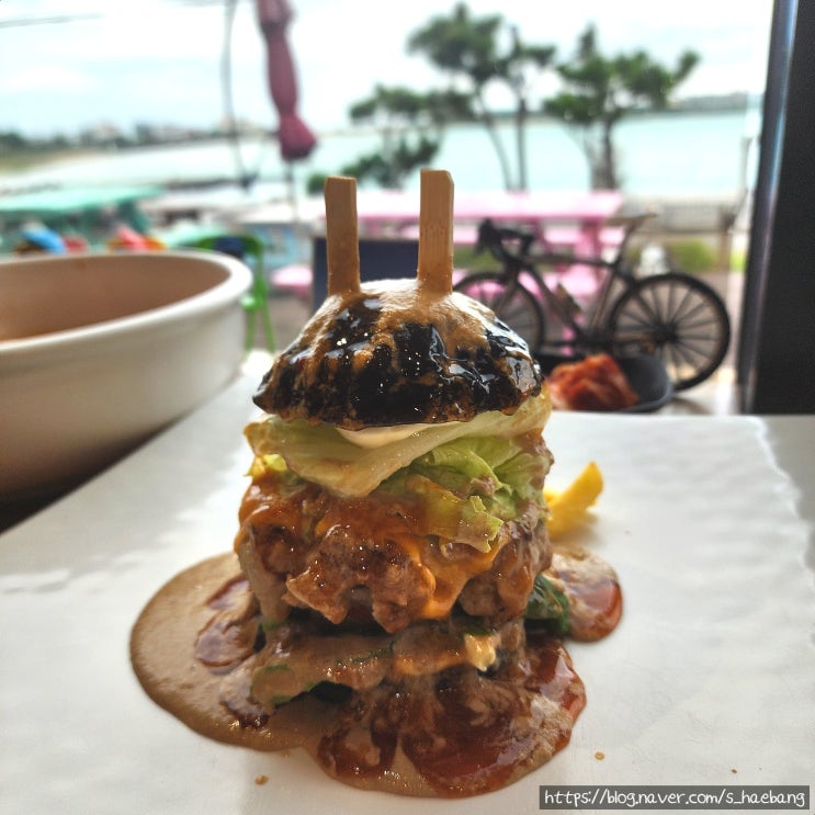  제주 성산 해물라면 맛집 몰마농, 가성비 세트 구성 수제 화산버거 추천