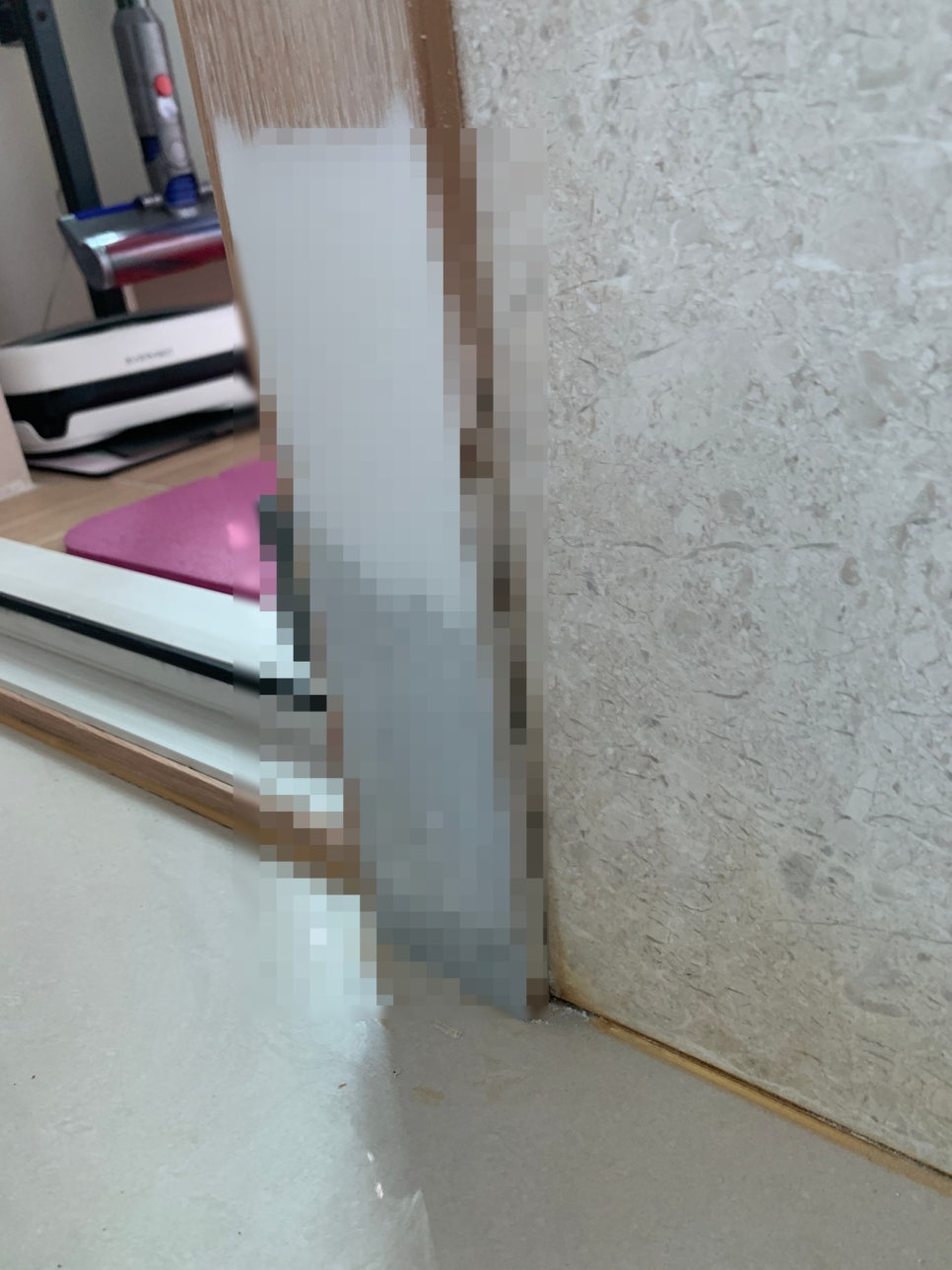 강아지 오줌 불어터진문틀 몰딩 복원수리