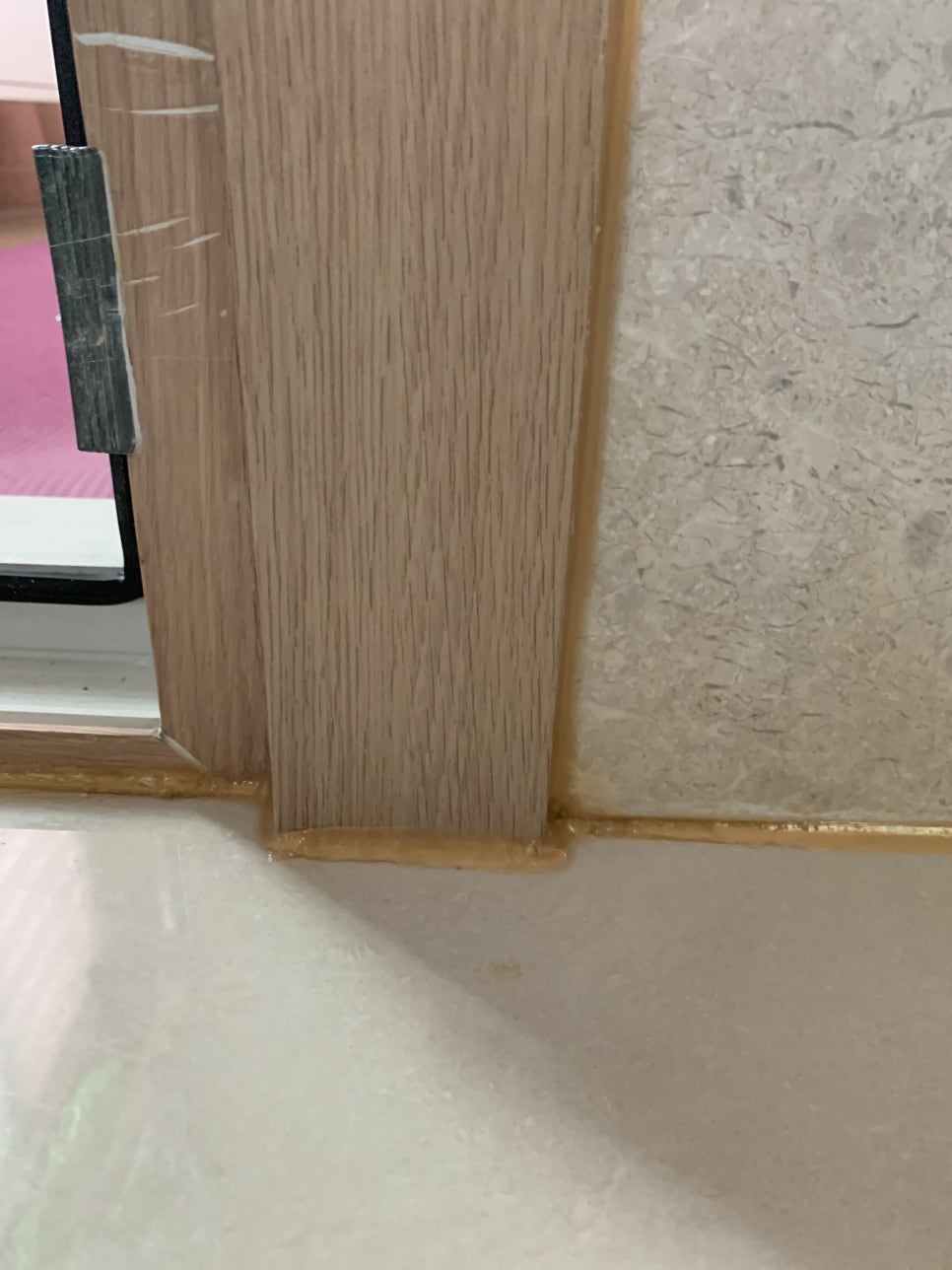 강아지 오줌 불어터진문틀 몰딩 복원수리