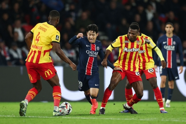 ‘<b>이강인</b> 30분 맹활약’ <b>PSG</b>, 랑스 1-0 꺾고 리그앙 10연승