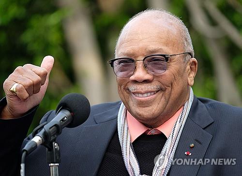 '미국 팝 음악계 <b>거장</b>' <b>퀸시</b> 존스 <b>별세</b>…향년 91세