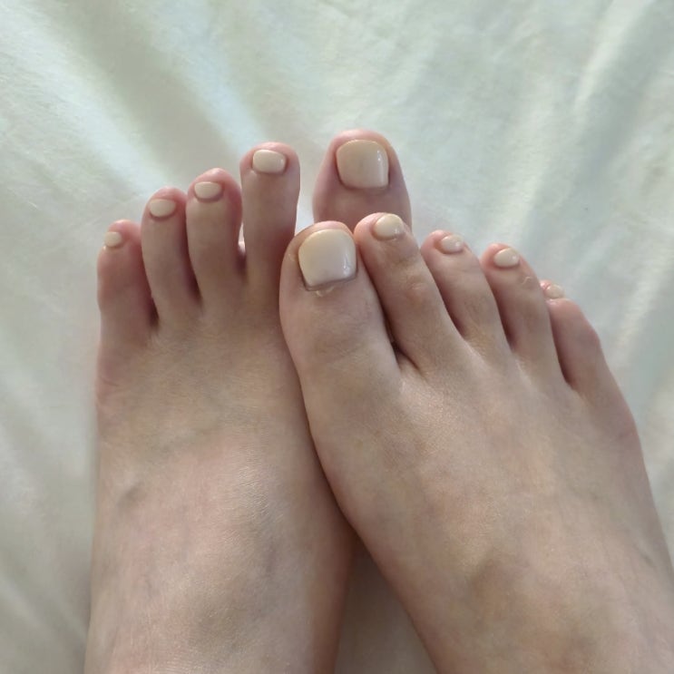  깔끔한 웨딩촬영 패디 디자인 추천, 동탄네일샵 아우어 네일 (맨즈 케어도 잘해요)