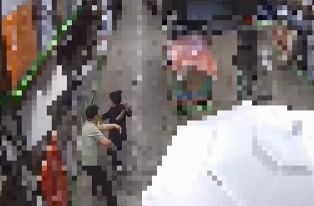 2년을 아들처럼 돌본 지적장애인에게 당한 폭행 ... "누구에게 호소해야 하나요" 2년을 아들처럼 돌본 지적장애인에게 당한 폭행 ... "누구에게 호소해야 하나요"