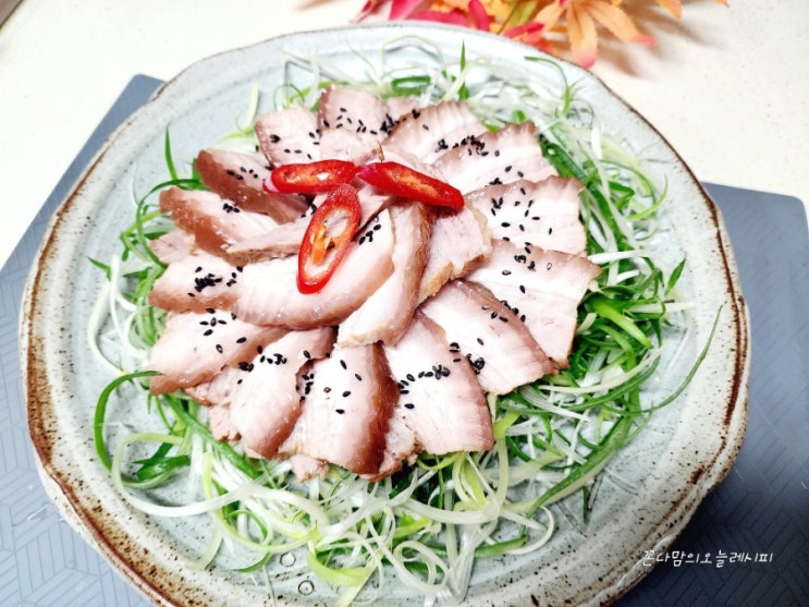  삼겹살 수육 간단하게 삶는법 육즙 흐르는 맛있는 통삼겹살수육 만드는 시간