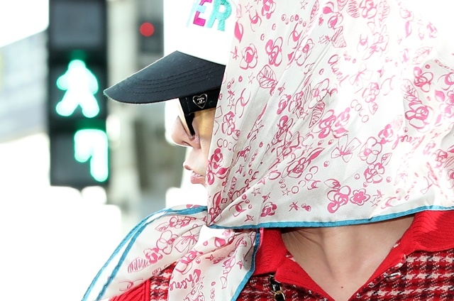  지드래곤 스카프 사이버트럭 네일 공항패션 옷 지디 GD 샤넬패션쇼 파워모자 테슬라 정보 총정리_영어공부