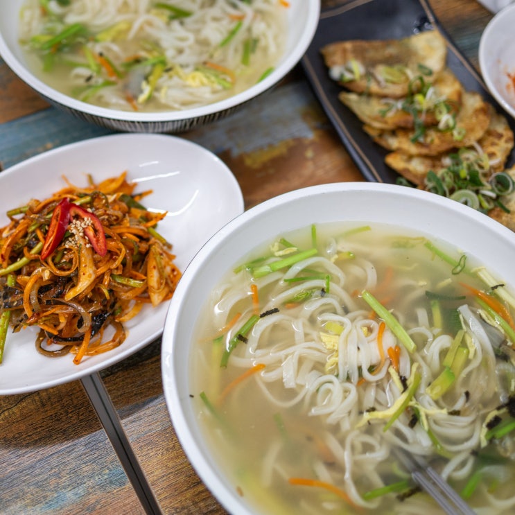  [방배역먹자골목 맛집] 복지리 육수 베이스의 신상 방배역 맛집, <복어칼국수>