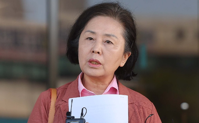 검찰 소환 <b>김영선</b> 공천 헌금 대가성 의혹 <b>조사</b>