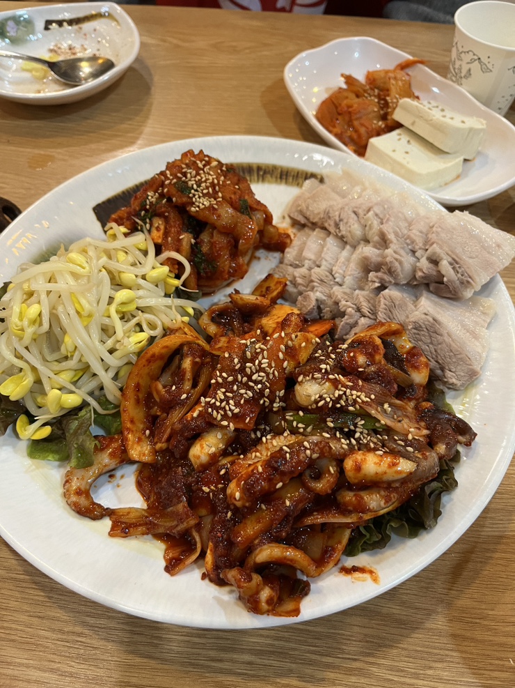  영등포 맛집 삼해집 쭈꾸미보쌈 생굴 서비스 | 영등포 회식