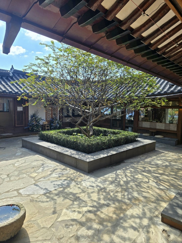  전주 한옥마을 대형 카페 카페이르리