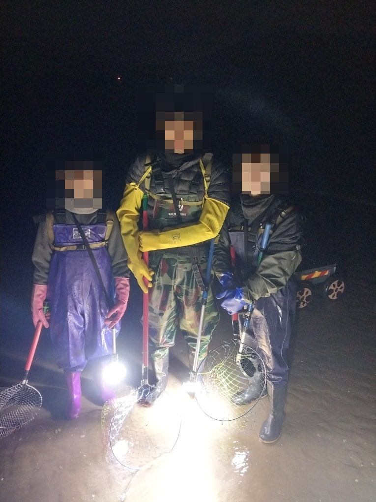 그랑프리펜션 해루남 만나다   태안꽃게 해루질