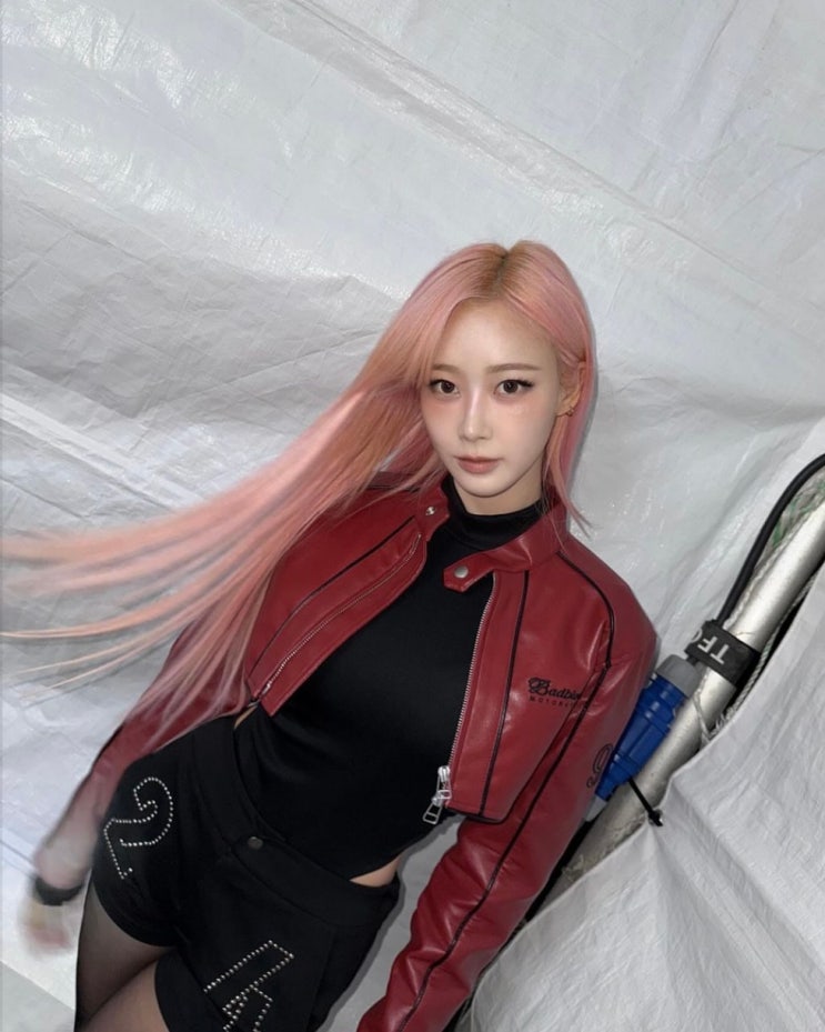  반송동 미용실에서 추천하는 이번 겨울 시즌 컬러, 핑크 블론드 염색 (에스파 지젤 염색)