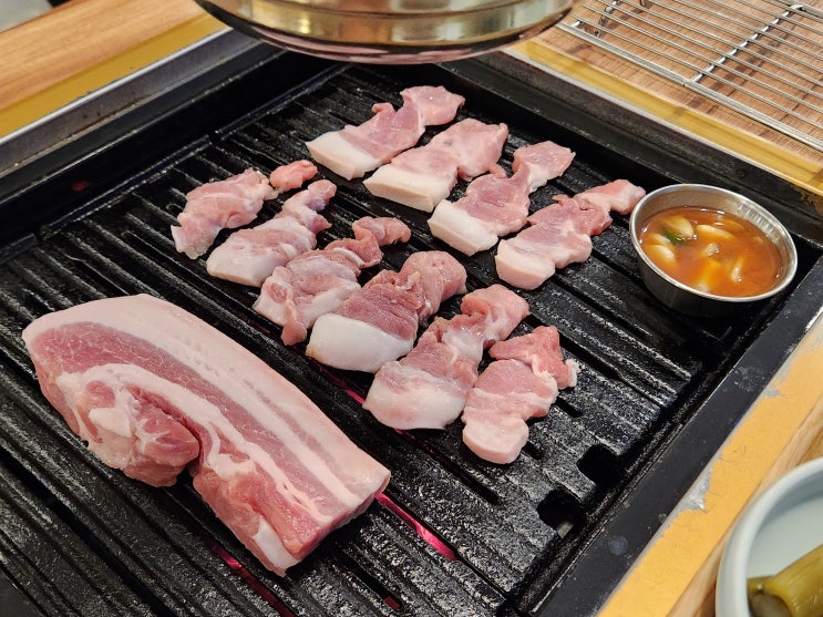  전주 중화산동 맛집 [추억의뒷고기] 다양한 이벤트와 분위기 좋은 고기집 추천 대형주차장 완비