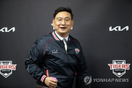  프로야구 LG 트윈스는 단장 사관학교?