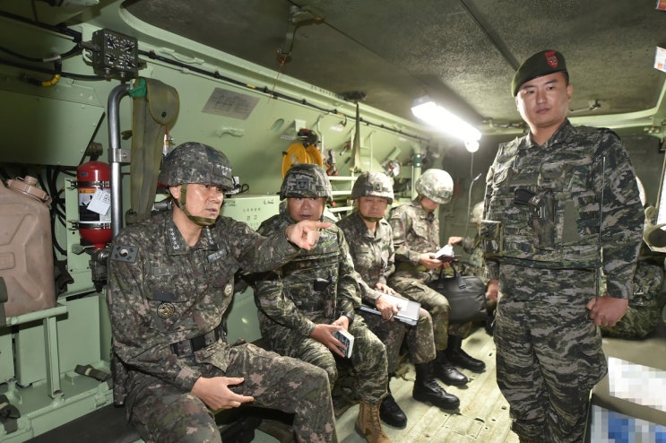 김명수 <b>합참</b>의장, 해병대 제2사단을 방문 군사<b>대비태세점검</b>